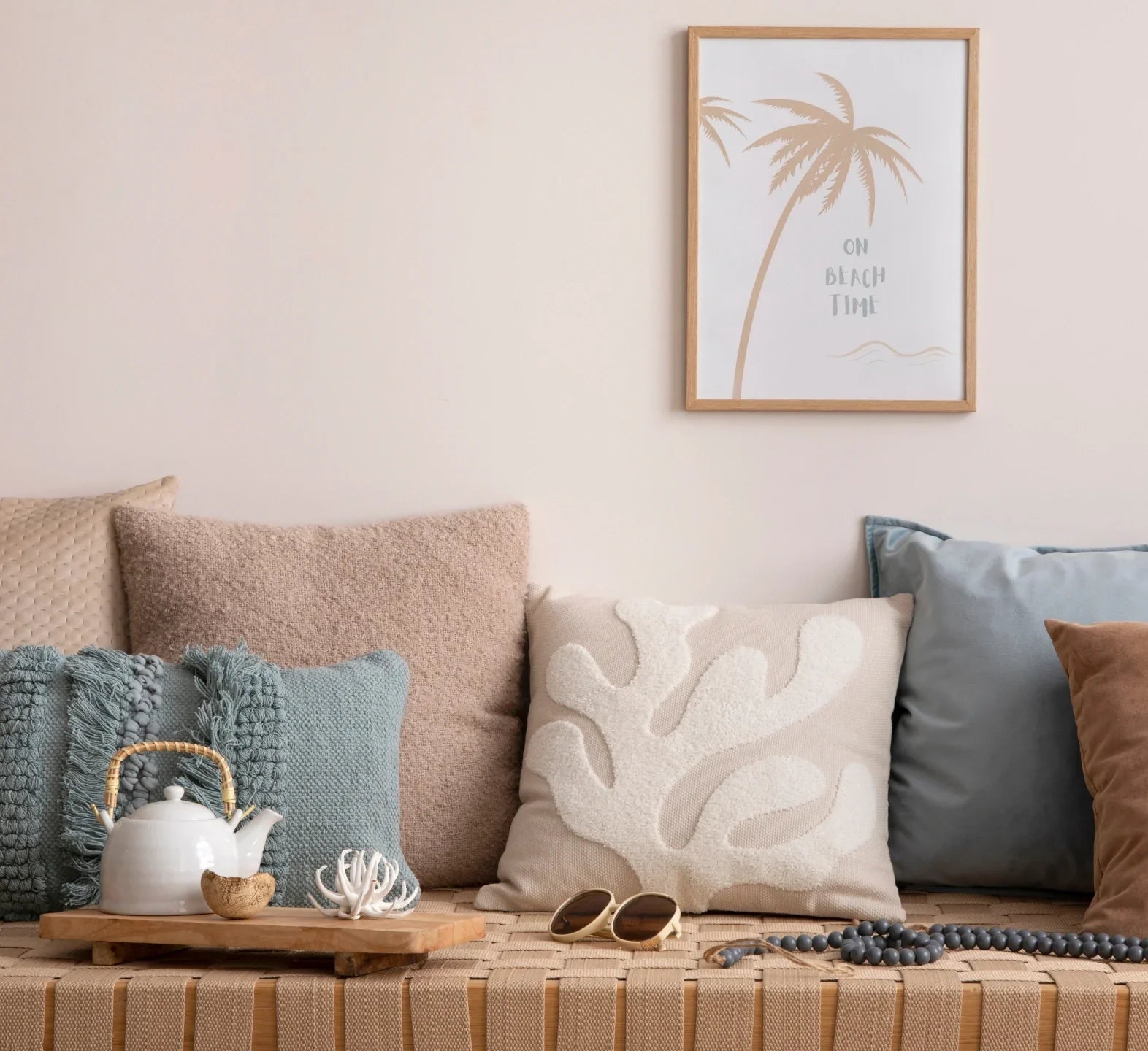 How to create a calm and cozy living room sanctuary